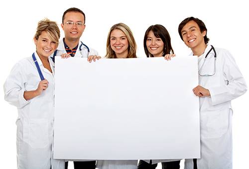 Personnes en blouse blanche