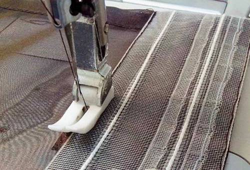 Ourler un ruban de rideau