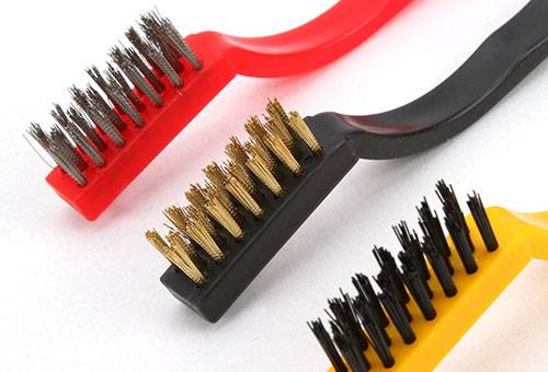 Brosses pour le métal