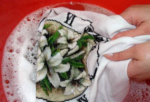 Laver la toile au point de croix