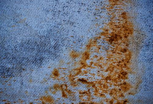 Tache de denim rouillée