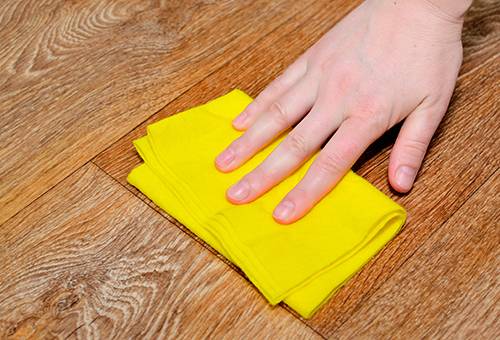 Détachage du parquet