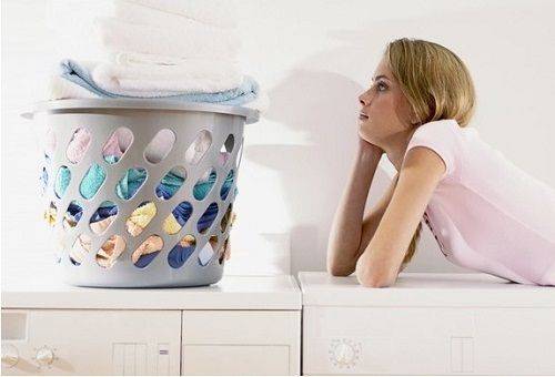 fille conçue sur la machine à laver