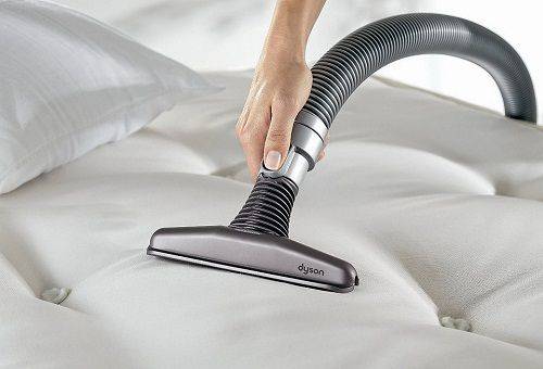 passer l'aspirateur sur le matelas