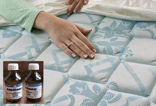 nettoyer le matelas avec de l'ammoniac