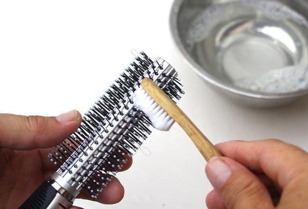 Nettoyage à la brosse