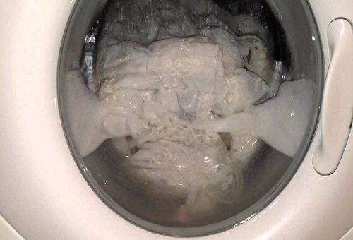 laver les rideaux dans une machine à écrire