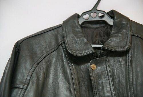 veste en cuir noir