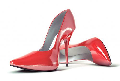 Talons aiguilles en cuir verni rouge