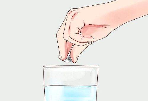 jeter une pierre dans l'eau