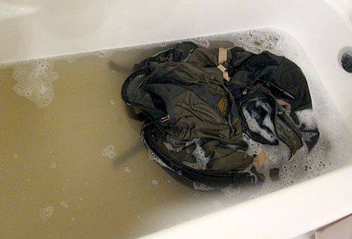 sac à dos trempé dans le bain