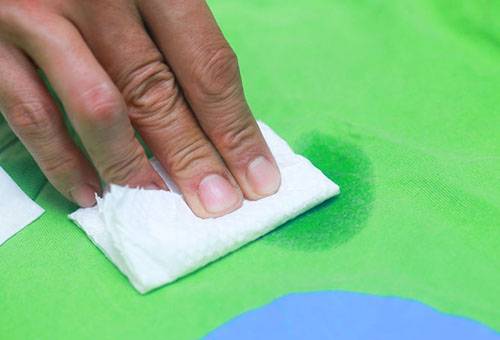 Élimination des taches grasses