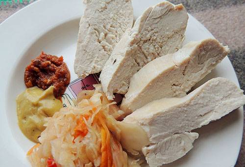 Poitrine de poulet bouillie