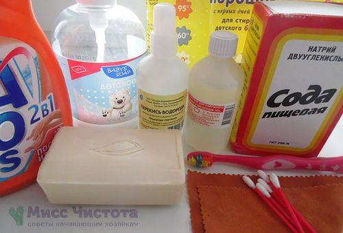 Ingrédients pour la solution de nettoyage