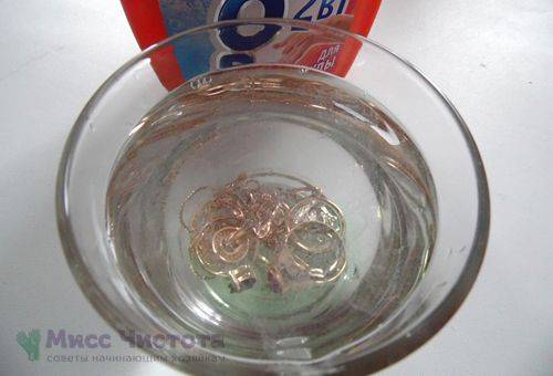 Nettoyage avec du détergent à vaisselle