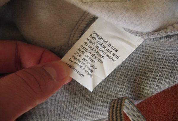 étiquette de vêtements