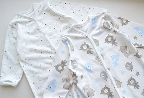 Vêtements pour nouveau-né