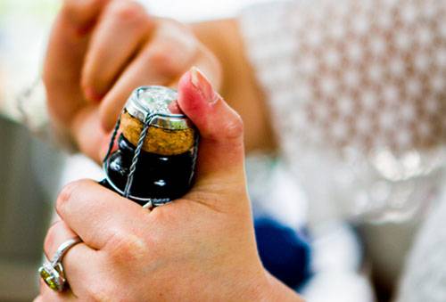 J'ouvre le champagne correctement