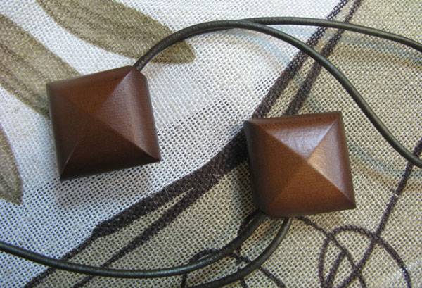 Aimants en bois pour rideaux