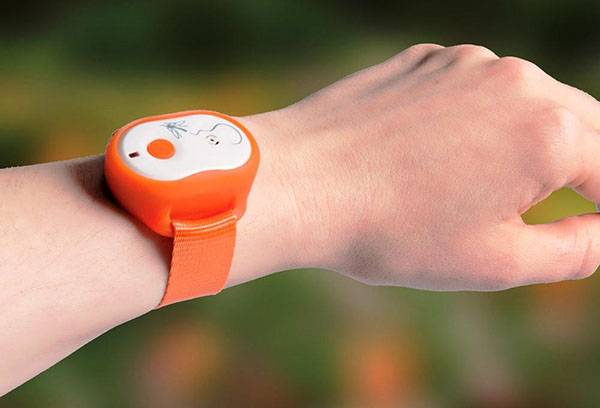 Bracelet anti-moustique