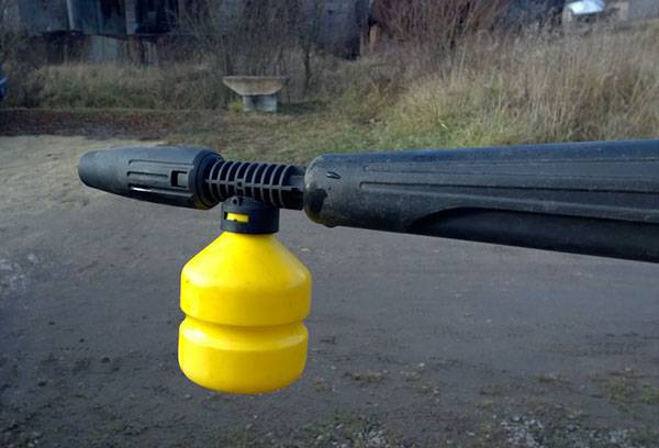 Matériel de lavage sans contact