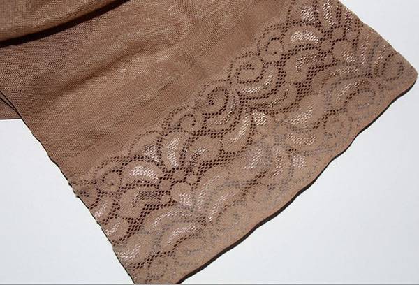 Bas de compression de gomme