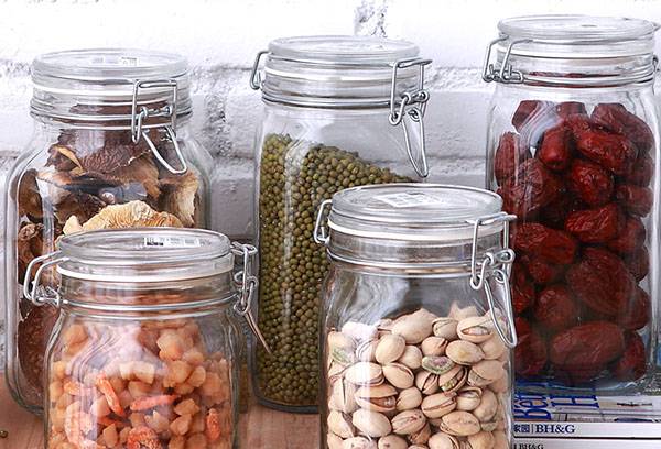 Stockage des produits dans des boîtes scellées