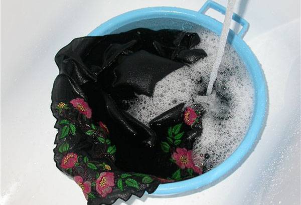 La chose dans le lavabo