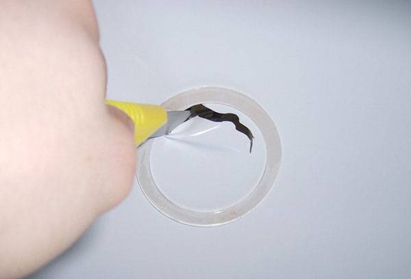 Trou de lampe de plafond