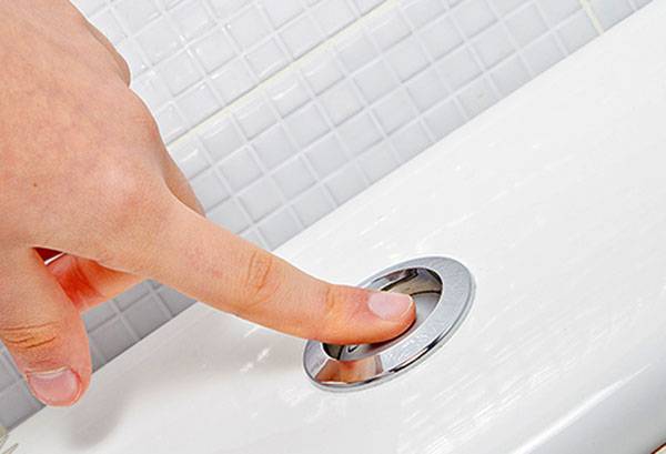 Vidanger le réservoir de toilette