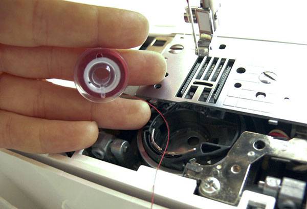 Préparer le nettoyage de la machine à coudre