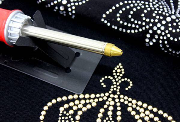 Fixation de strass à coller