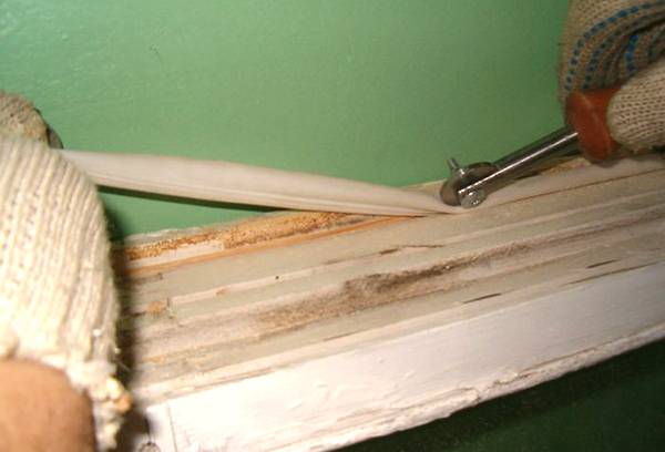 Isolation pour une fenêtre en bois