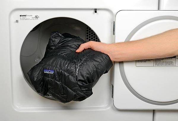 Laver une doudoune à la machine à écrire