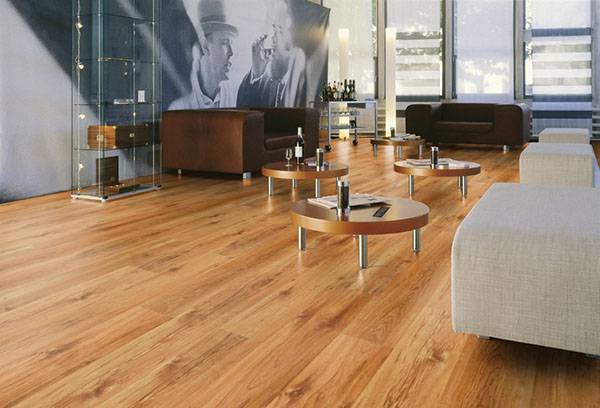 Sol stratifié dans un appartement