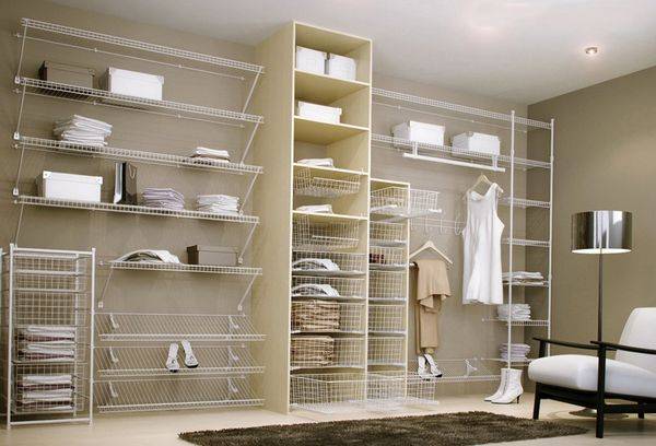 Système de garde-robe en maille