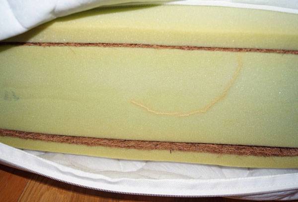 Matelas en mousse fait maison et coco à la noix de coco