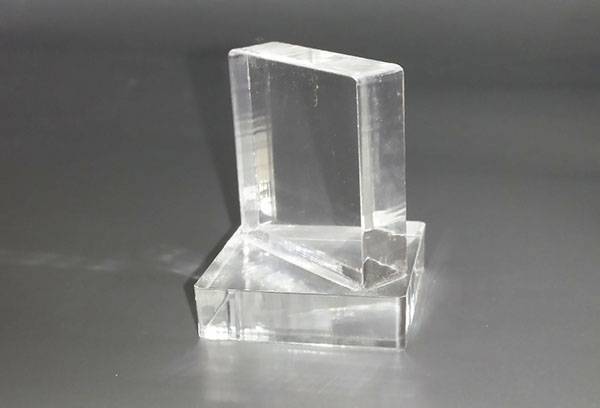 Pièces en plexiglas