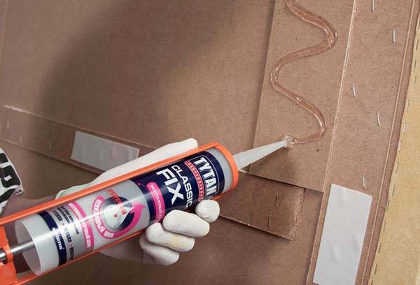 Utilisation d'adhésif au titane