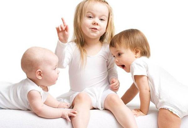 Enfants sur le matelas