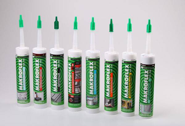 Tubes avec colle silicone