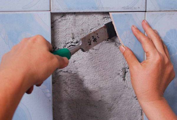 La tuile est tombée