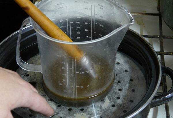 Faire de la colle à bois