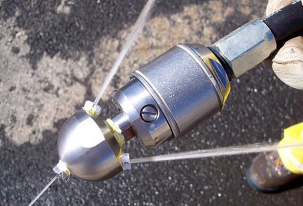 Buse pour le nettoyage hydrodynamique des tuyaux