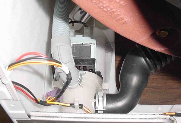 Pompe dans la machine à laver