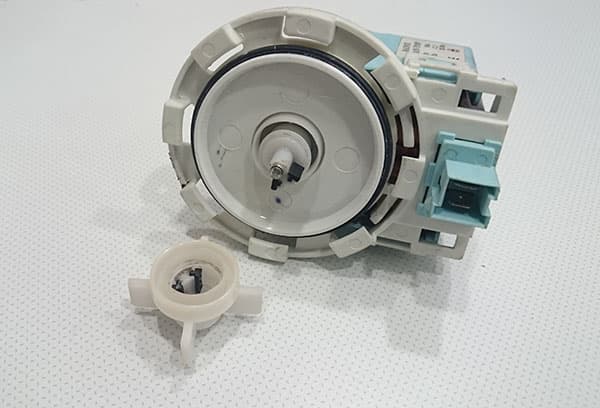 Roue d'une pompe de machine à laver