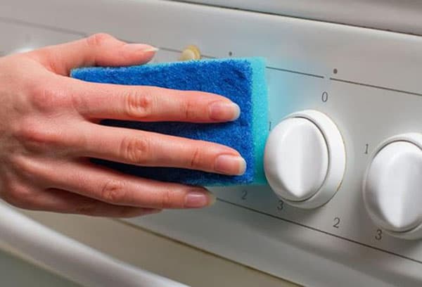 Nettoyage de la table de cuisson