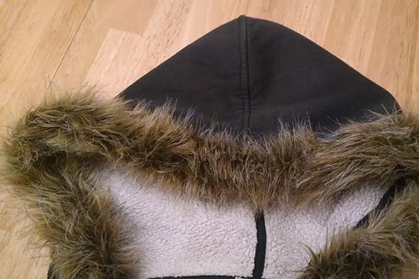 Fourrure à la capuche