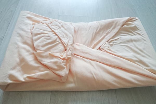 Feuille humide pliée