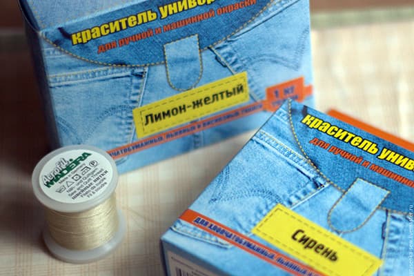 Teinture pour teindre des tissus dans une machine à laver